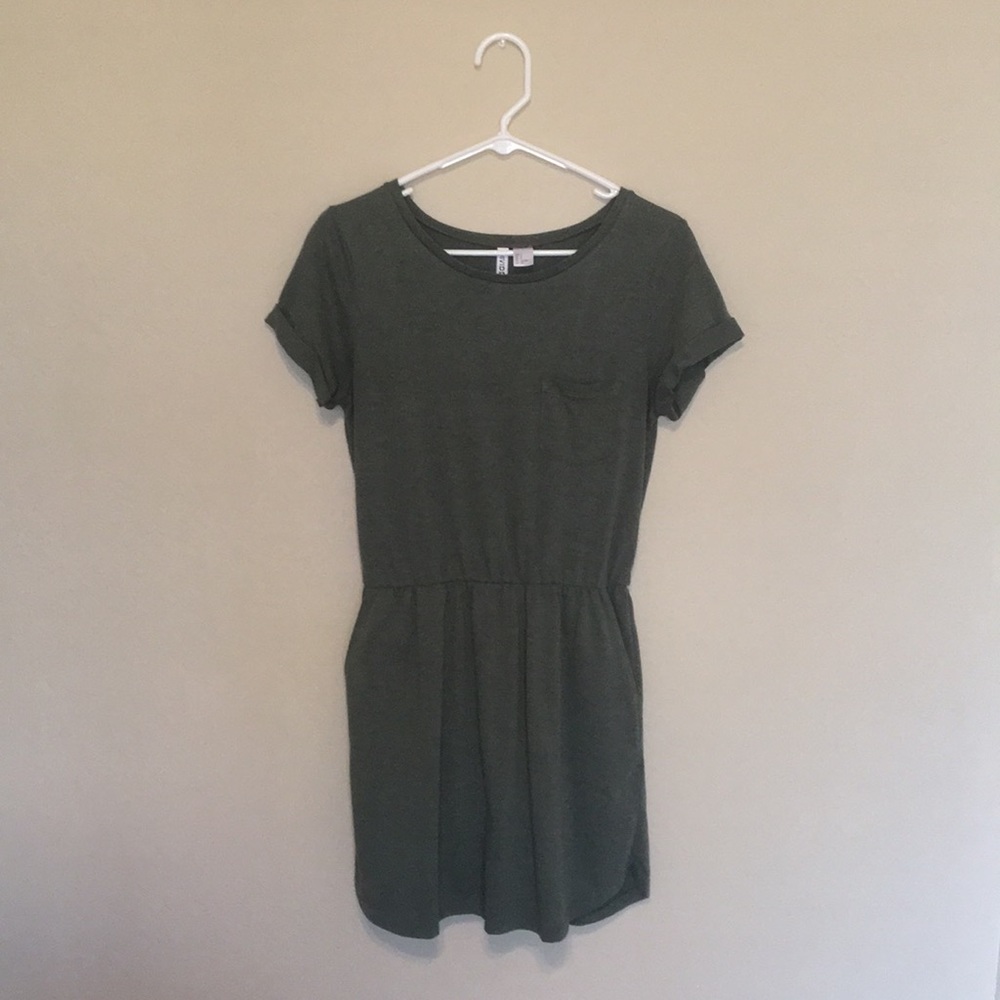Cinched waist army green t-shirt dress
